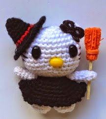 http://www.artedetei.com/2014/10/mini-hello-kitty-bruja-tutorial.html