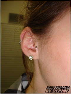 tragus piercing