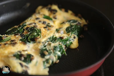 Omelette épinards champignons au fromage