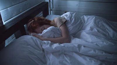 Sleeping Disadvantages: Sleeping with your face covered with a bed sheet? Do you know how dangerous it is? Sleeping Disadvantages: మీ ముఖాన్ని బెడ్‌షీట్‌తో కప్పుకుని నిద్రపోతున్నారా? ఎంత ప్రమాదమో తెలుసా?