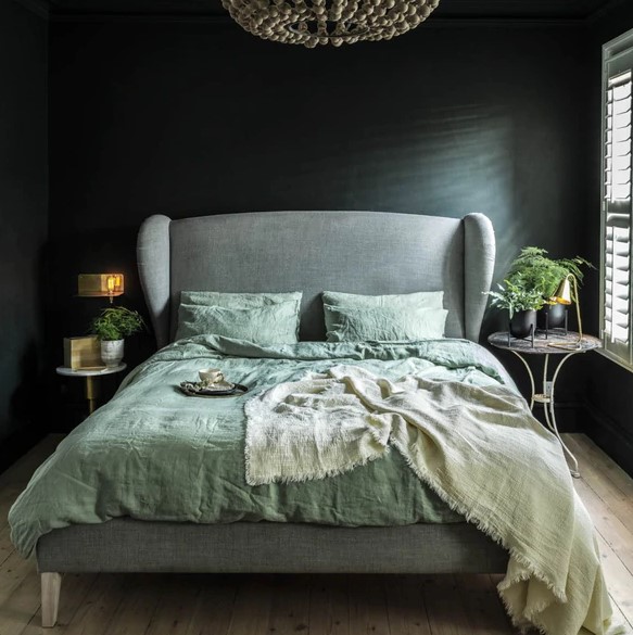 what colors go with sage green bedding