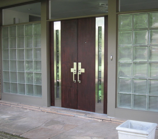 Memilih Desain Gagang Pintu Untuk Double Panel Doors 