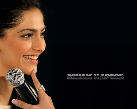 Sonam Kapoor Glamour Wallpaper in Players Movie