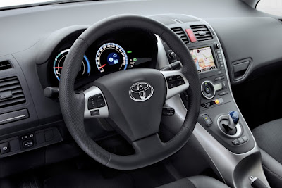 2011 Toyota Auris Hybrid Steering Wheel Image