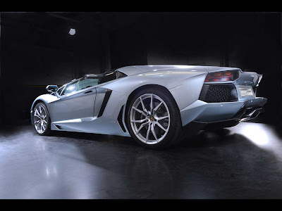 Lamborghini Aventador LP 700-4 Roadster