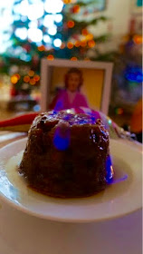 Fanny Cradock Coping with Christmas 