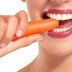 Τι πρέπει να τρώμε για να έχουμε λευκά δόντια