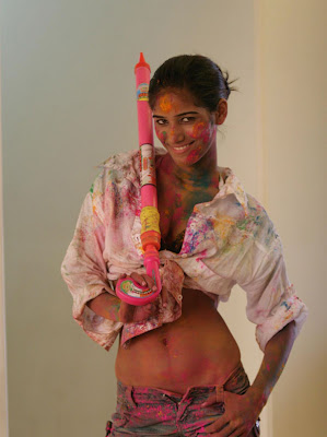 Poonam Pandey Holi