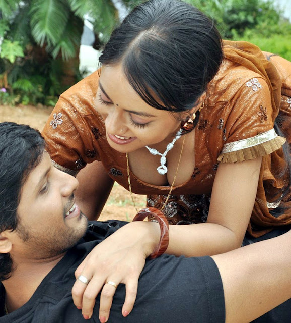 South Indian Movie Siruvani Wallpapers