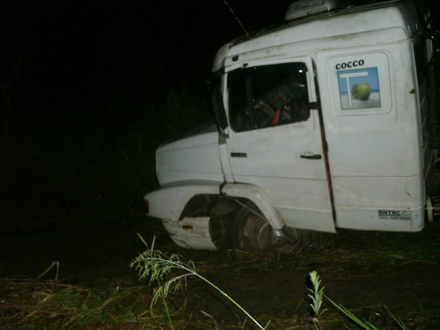 MAIS UM ACIDENTE NA 101 COM CARRETA