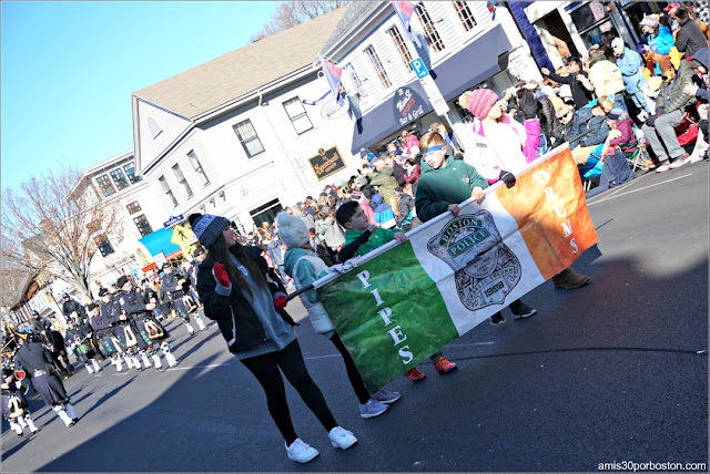 Banda de Gaiteros de la Policía de Boston en el Desfile de Acción de Gracias de Plymouth 