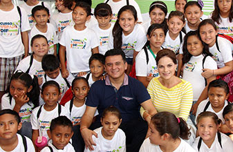 Fredy reitera su compromiso de trabajar por la infancia cozumeleña