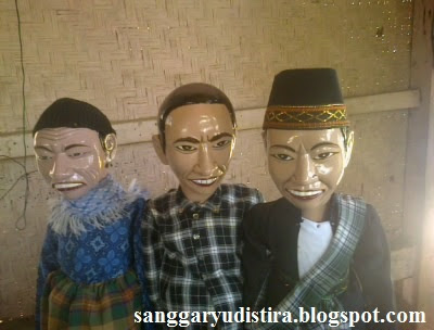 Wayang Golek Gusdur & Jokowi : jasa pembuatan & pengrajin wayang golek