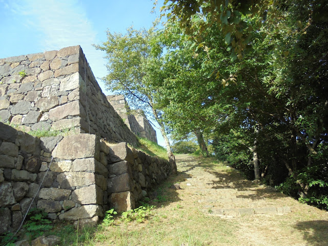 米子城天守跡の石垣
