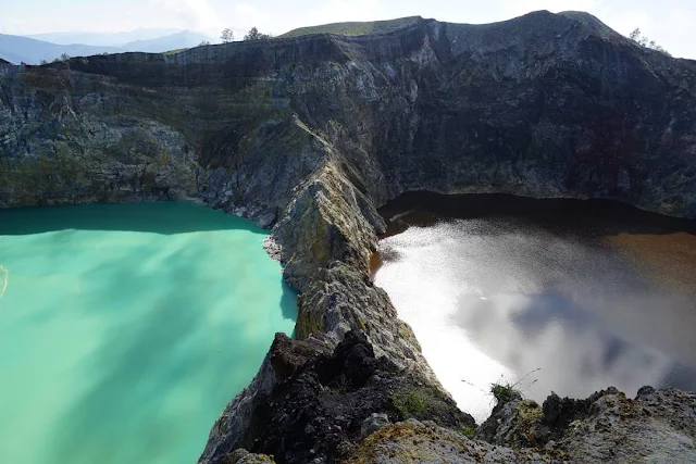 foto danau tiga warna kelimutu