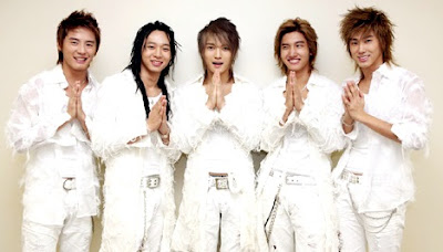 Foto de DBSK o TVXQ uniendo las manos