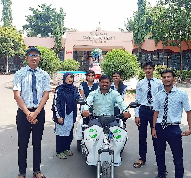 e-Rikshaw from JNV Pune Manufactured under Automotive Skill Course
