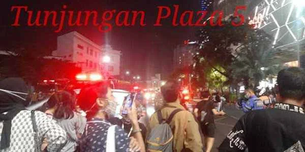 Tunjungan plaza surabaya terbakar