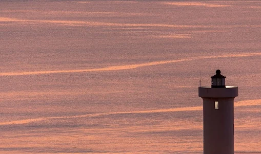 Copyright Vernon Chalmers Milnerton / Woodbridge Island Lighthouse - Different Views