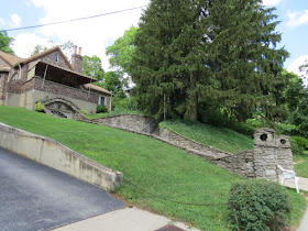 stone sided driveway
