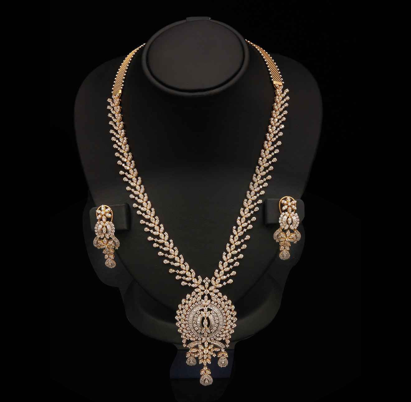 Gold and Diamond jewellery designs