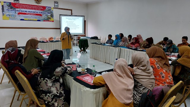 IAPD Unsoed Purwokerto Lakukan Pelatihan Kewirausahaan Berbasis Potensi Lokal di Sempor 