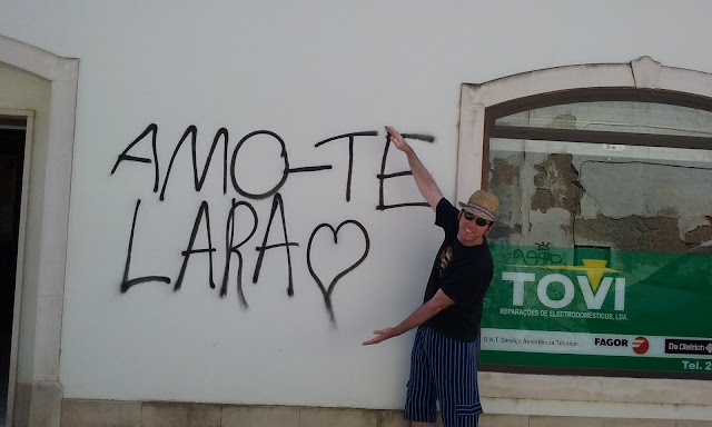 Amo-te Lara (I love you Lara) graffiti, Torres Vedras, Portugal