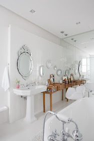 female-bathroom- decoration