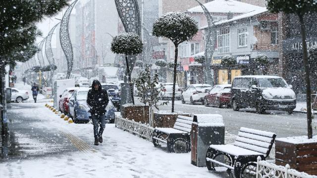 TRAKYA DA KAR YAĞIŞI ETKİSİNİ SÜRDÜRÜYOR. 