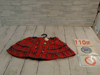 中古品　子供服　１１０㎝　チェック柄　赤　スカート　１００円