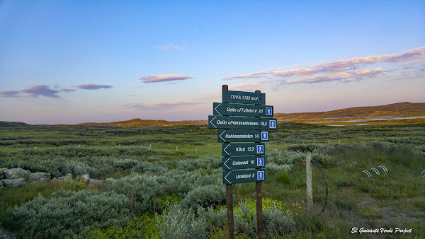 Senderos en Tuva - Noruega, por El Guisante Verde Project