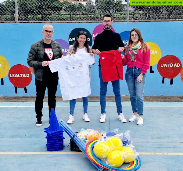 El Ayuntamiento de Breña Alta y la Federación Insular de Lucha Canaria llevan el deporte vernáculo a las unitarias del municipio