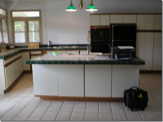 Kitchen before1