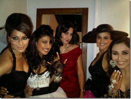 Salman-Khan-Being-Human-fashion-show-Hot-actresses-Ramp-Walk-Stills-pics-pictures-photos1