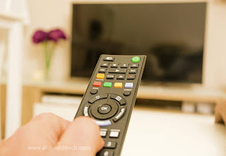 The TV turns off and on on its own or turns on and off: Here are the reasons and solutions