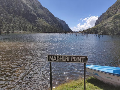 Sho-Nga-seir lake, sangetsar lake in arunachal pradesh, lake in india, lake in north east india, dead tree trunk lake, madhuri lake, koyla movie lake, visitng places in arunachal pradesh, dead tree trunk lake