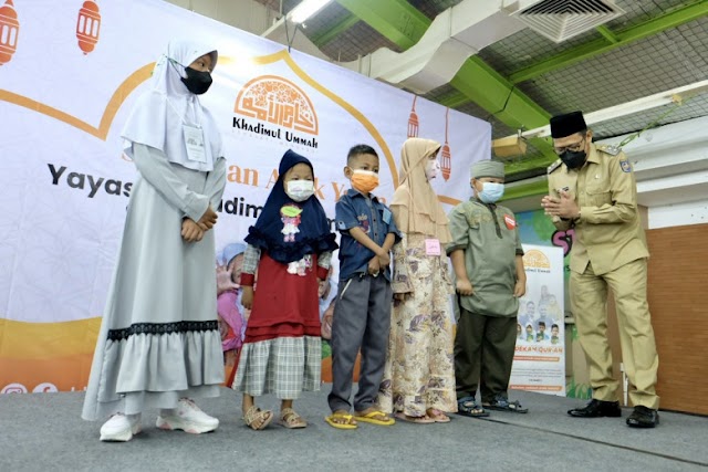 Yayasan KUM Fasilitasi 100 Anak Yatim Belanja di Supermarket