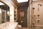 53+ Famous Inspiration Small Master Bathroom Ideas