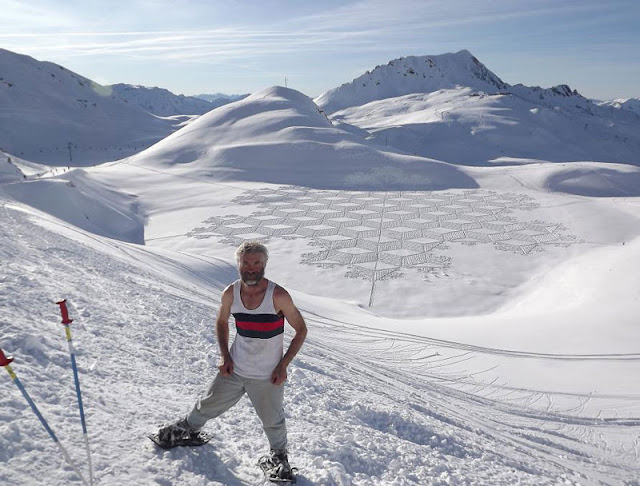 Colossal Snowshoe Art by Simon Beck