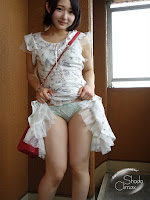 Japanese AV Idol naked photo gallery