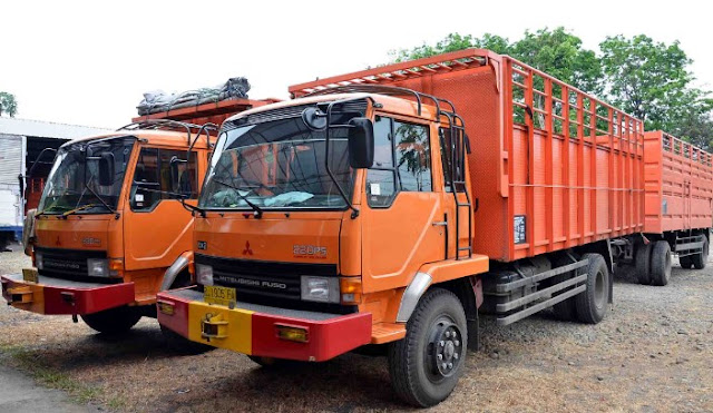 Gambar Truk Tronton - truk tronton gandeng orange