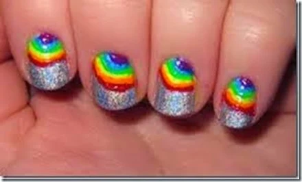 fotos de uñas decoradas en Arcoiris