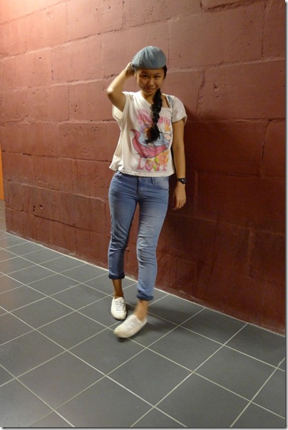 Pebbles in Love X white sneaker x chambray beret x ultra skinny