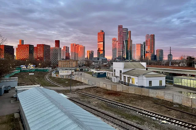 железнодорожная станция Фили, строящийся жилой комплекс «Западный порт», строящийся жилой комплекс Headliner, Москва-Сити