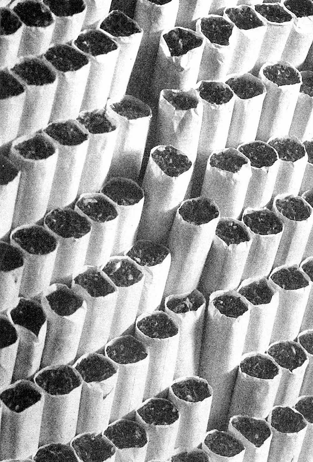 loose 1932 cigarettes in a stack