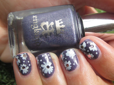 A-England- Lady Of the Lake sally hansen nail art pen