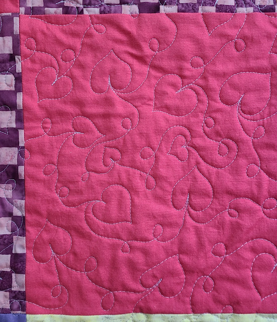 free motion quilted hearts | DevotedQuilter.com