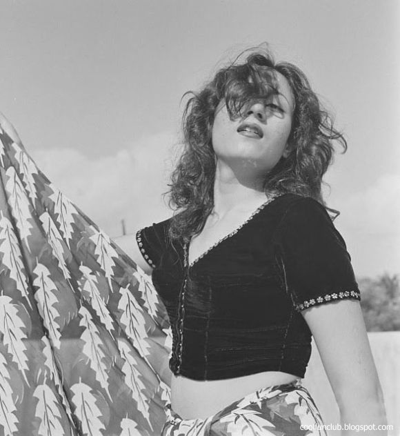 Madhubala - Wallpaper Hot