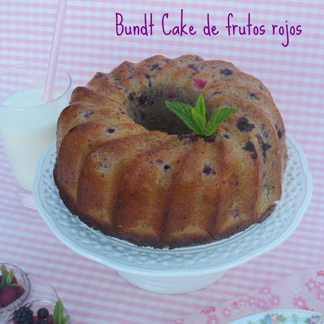 berries-bundt-cake, bizcocho-de-frutas-del-bosque