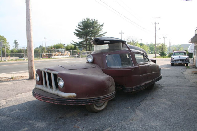 Sir Vival, el coche más extraño del mundo